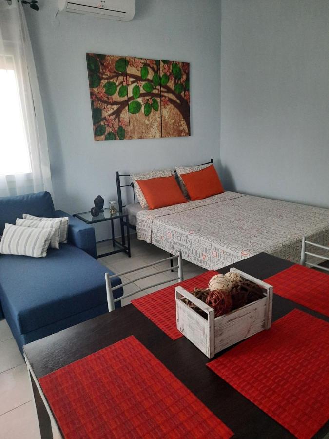 Park View Apartment In Paralia Dionisiou Buitenkant foto